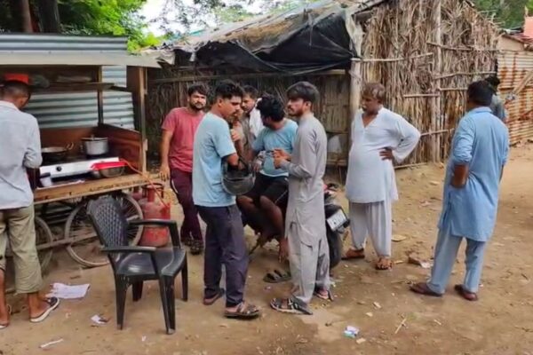 पाकिस्तानी हिंदू शरणार्थियों पर मंडराया बेघर होने का खतरा, DDA की कार्रवाई से दहशत में परिवार