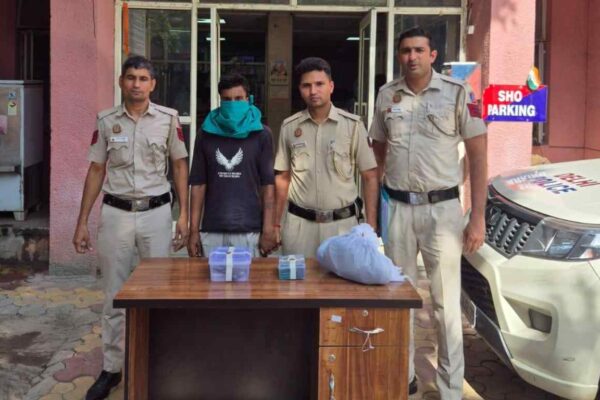 जहांगीर पुरी पुलिस की शानदार कामयाबी: अंतरराज्यीय चोर गिरफ्तार, मोबाइल, ब्लूटूथ स्पीकर और पिस्टल बरामद