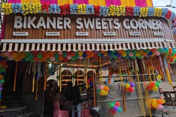 बीकानेर स्वीट कॉर्नर: स्वरूप नगर में नया अवतार लेकर लौटा दिवाली पर स्वाद और सजावट दोनों में बढ़त