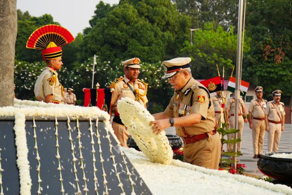 दिल्ली पुलिस स्मृति दिवस 2025 पर राष्ट्रीय पुलिस स्मारक पर दिखा जज्बा, जुनून और सम्मान