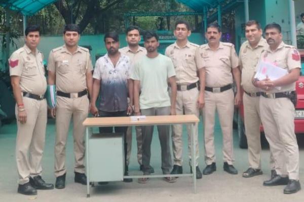 DELHI मुखर्जी नगर पुलिस का कमाल, गला दबाकर लूट करने वाले शातिर लुटेरे दबोचे