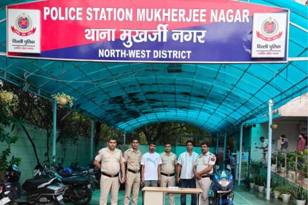 DELHI POLICE NEWS: 02 शातिर अपराधी गिरफ्तार पीएस मॉडल टाउन एवं मुखर्जी नगर की गश्ती टीम द्वारा
