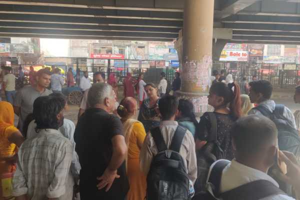 पावरफुल पहल: शिष्टाचार स्क्वाड ने नांगलोई को बनाया महिला सुरक्षा का मॉडल