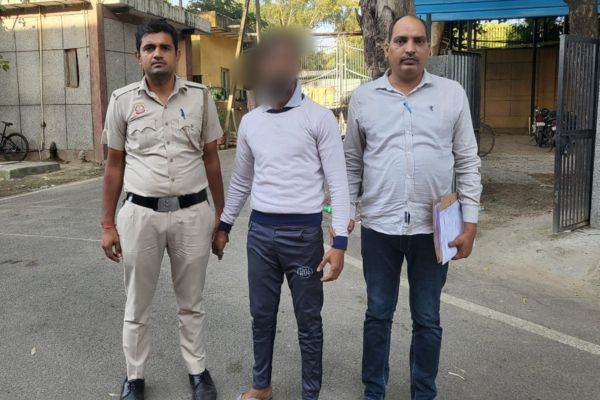 Proactive Policing: सुल्तानपुरी पुलिस ने रात भर की गश्त में सफलता पाई