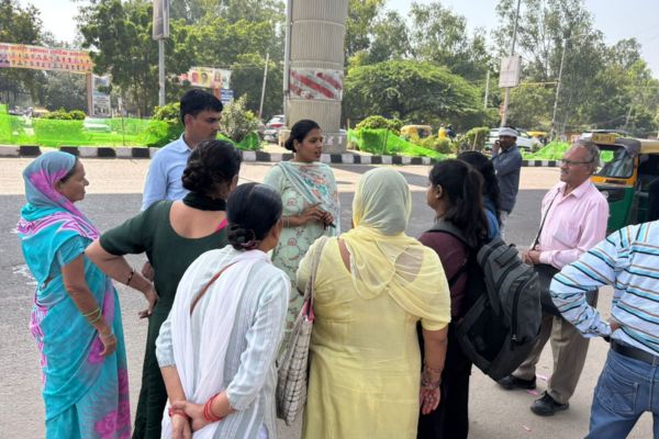 Empowering Youth: आउटर डिस्ट्रिक्ट पुलिस का डीएवी स्कूल में प्रभावशाली ड्रग्स जागरूकता कार्यक्रम