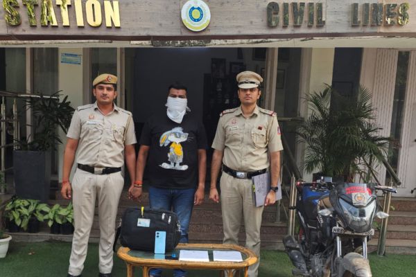 Delhi Imposter Arrest: CM ऑफिस का फर्जी अफसर बनकर करता था ठगी, 5000 रुपये में बेचता था नकली लेटर