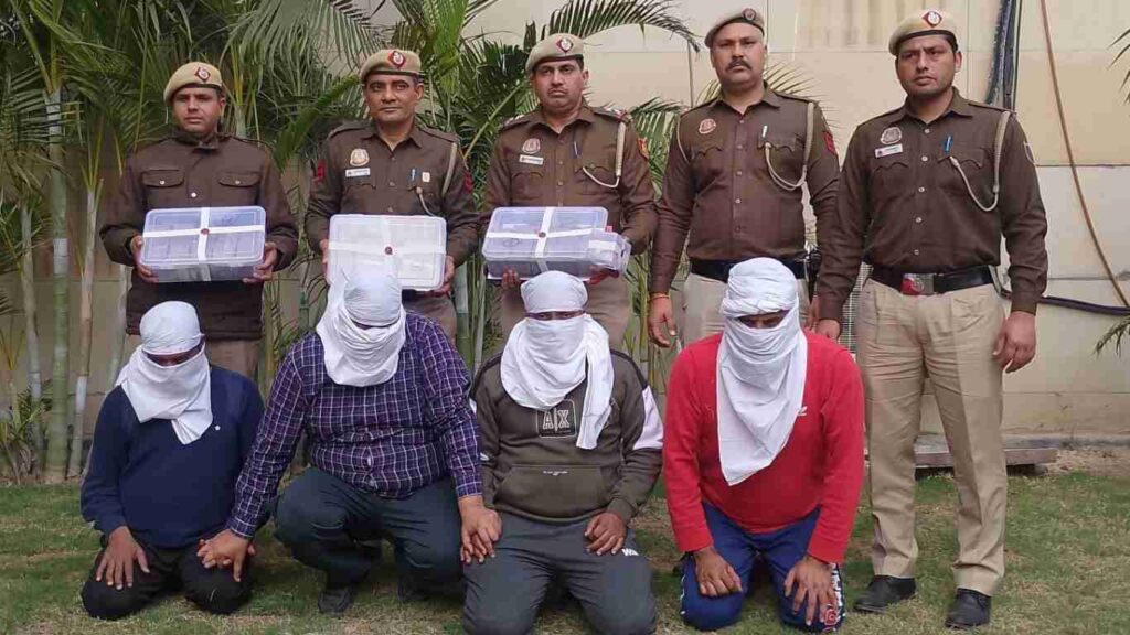 Shahbad Dairy blind robbery case 39.76 lakh recovery Delhi Police